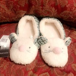WOMENS KENSIE SLIPPERS BURGUNDY WITH GRAY POMPOM MEDIUM 7-8 NWT